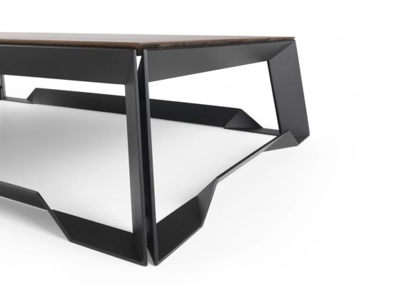 Tank steel table